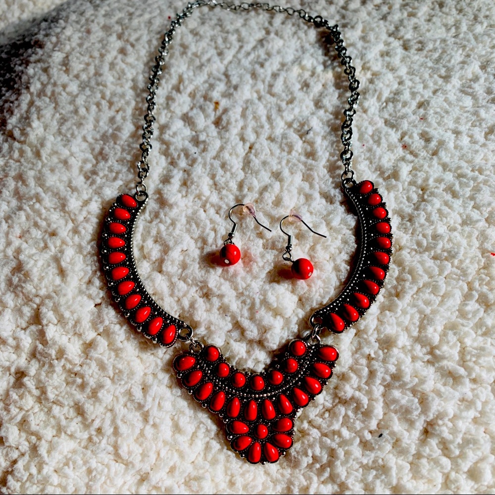 Matching set! Red boho chic necklace and earrings